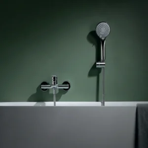 Torneira de banheira com chuveiro de mão cromado modelo ural