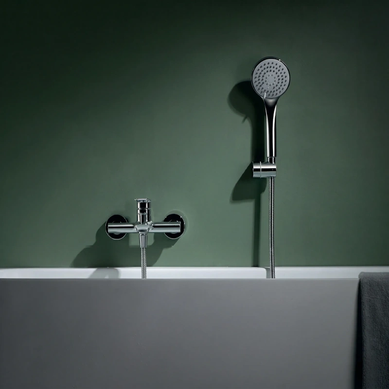 Torneira de banheira com chuveiro de mão cromado modelo ural
