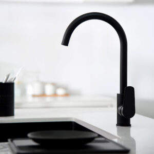 Torneira de bancada para cozinha negro série BÉLGICA